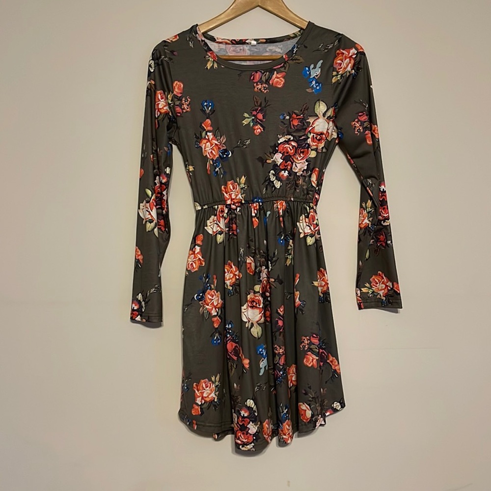 Amazon Long Sleeve Floral Olive Drab Dress in Small